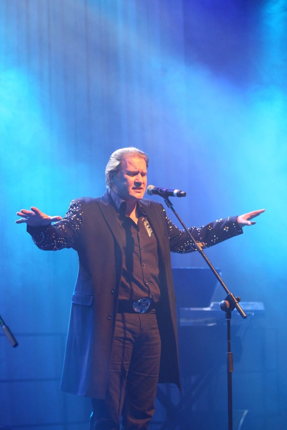 Johnny Logan sings for an incentive group during dinner at the Royal Hospital, Kilmainham